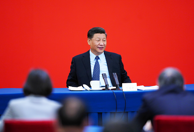 2020年5月23日上午，习近平总书记看望参加全国政协十三届三次会议的经济界委员，并参加联组会，听取意见和建议。